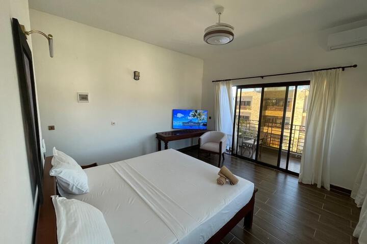 Room 10 of 71