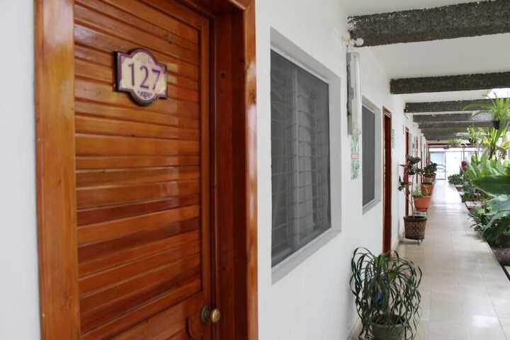 Ballroom/Hall 37 of 44