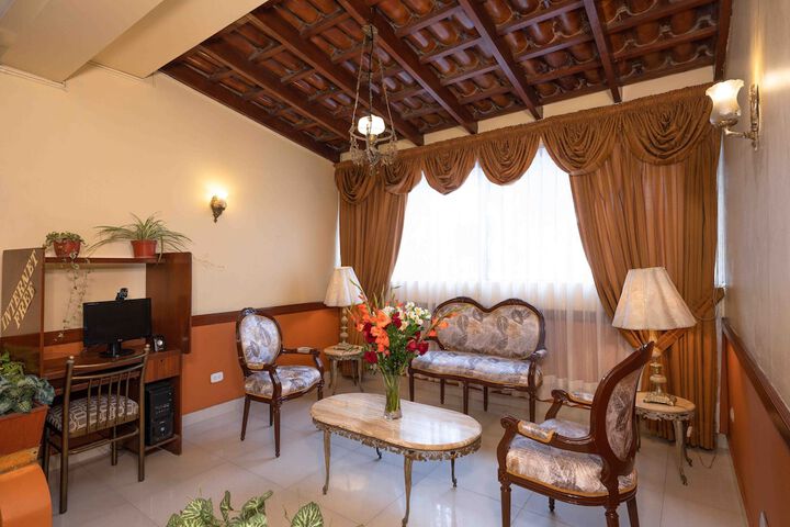 Entrance & Lobby