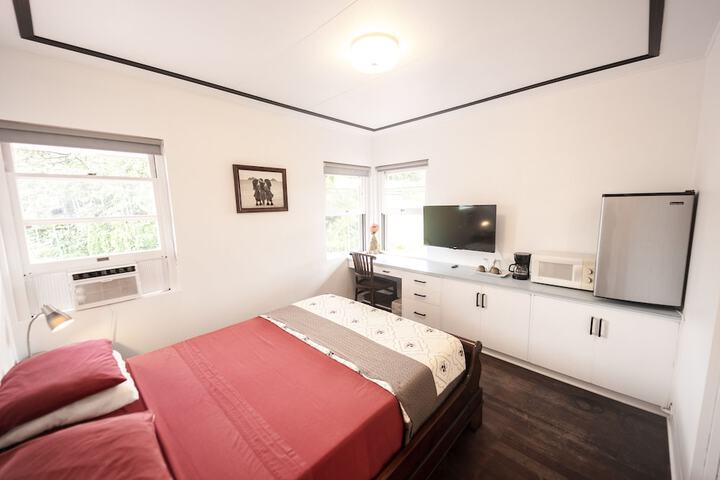 Room 5 of 50