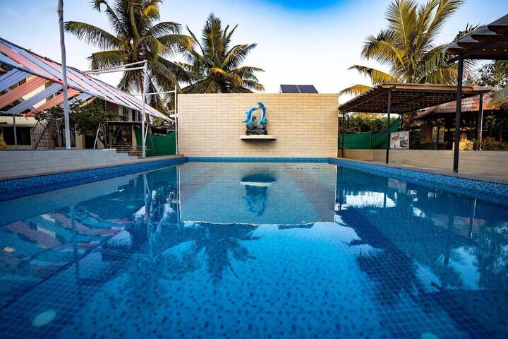 Pool 9 of 15