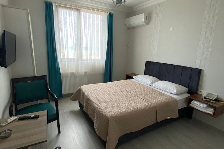 Room 12 of 24