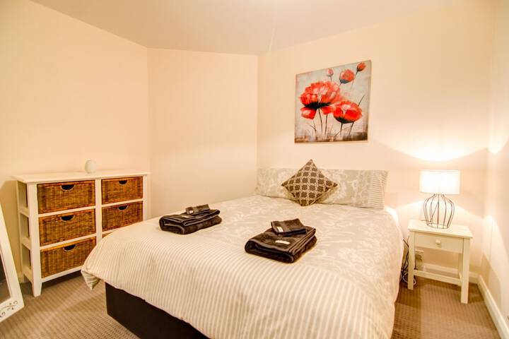 Room 5 of 14