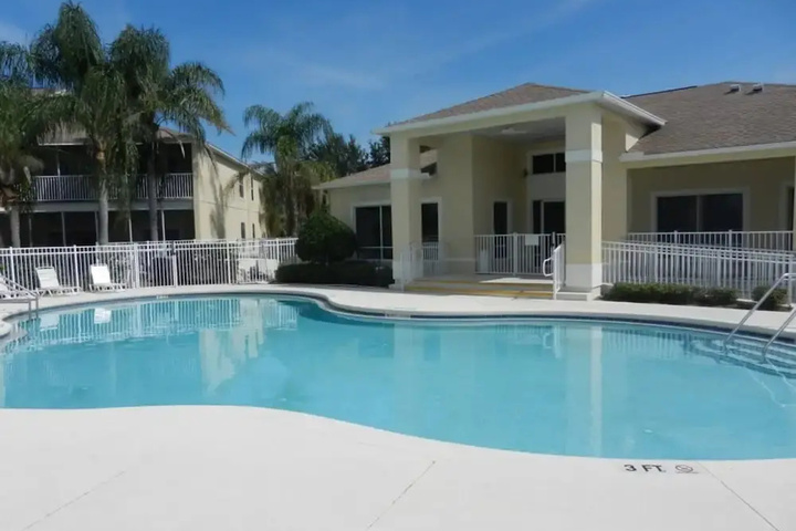 Pool 11 of 21