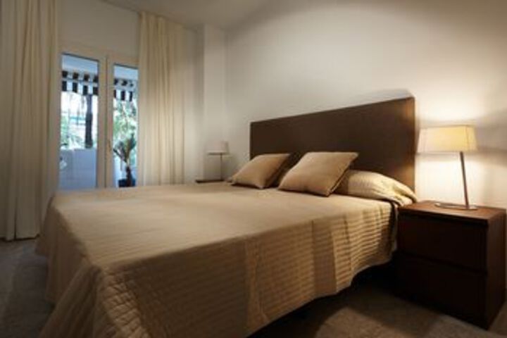 Room 10 of 29