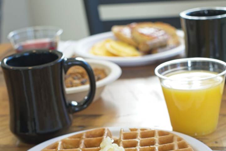 Breakfast/Coffee Service 71 of 81