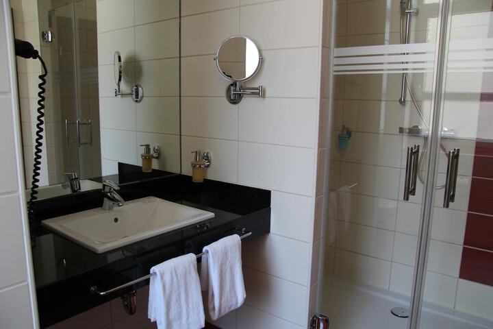 Room 34 of 59