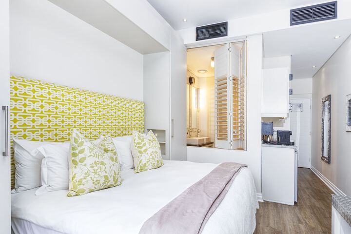Room 15 of 68