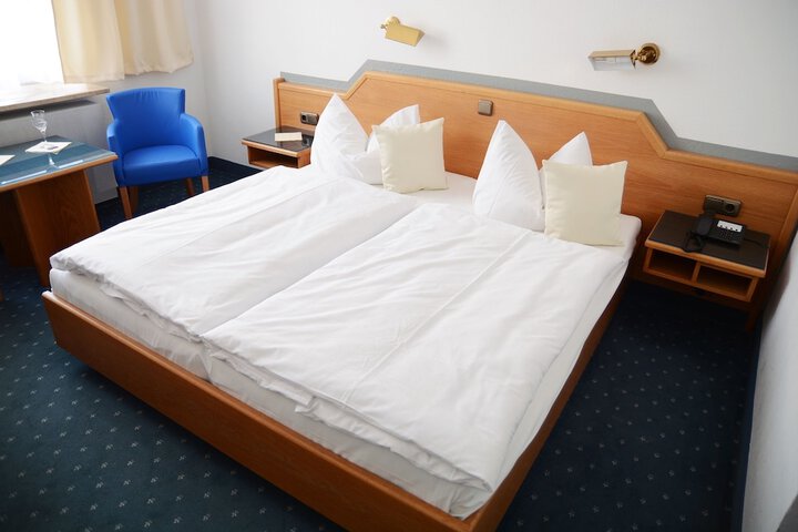 Room 4 of 23
