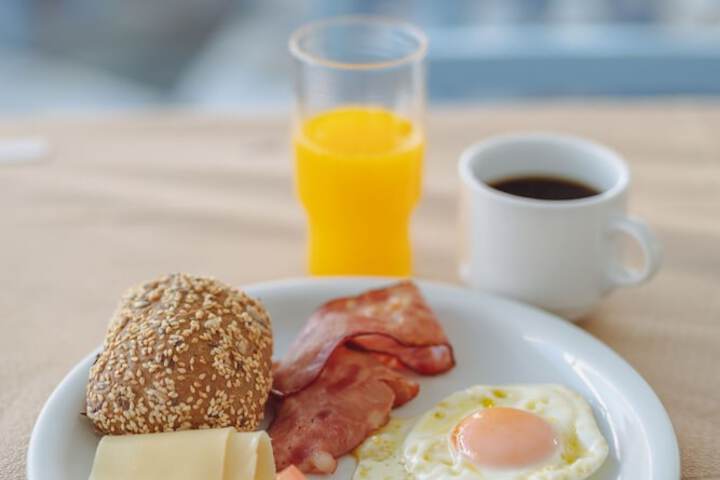 Breakfast/Coffee Service 128 of 139
