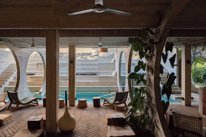 Pool 33 of 51
