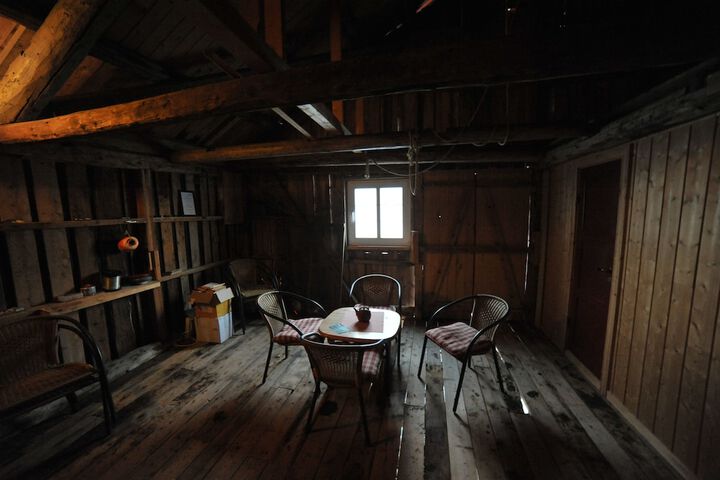 Room 74 of 142