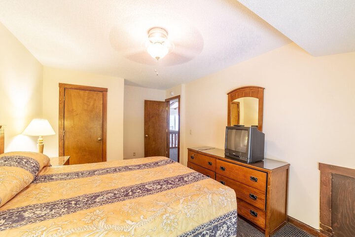 Room 3 of 66