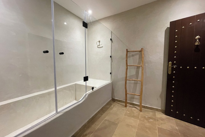 Room 41 of 69