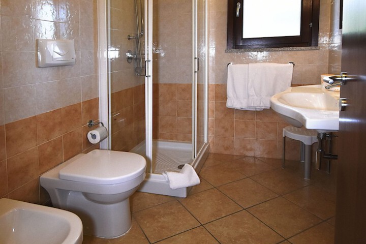 Room 23 of 83