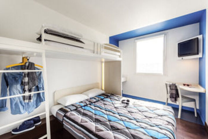 Room 5 of 11