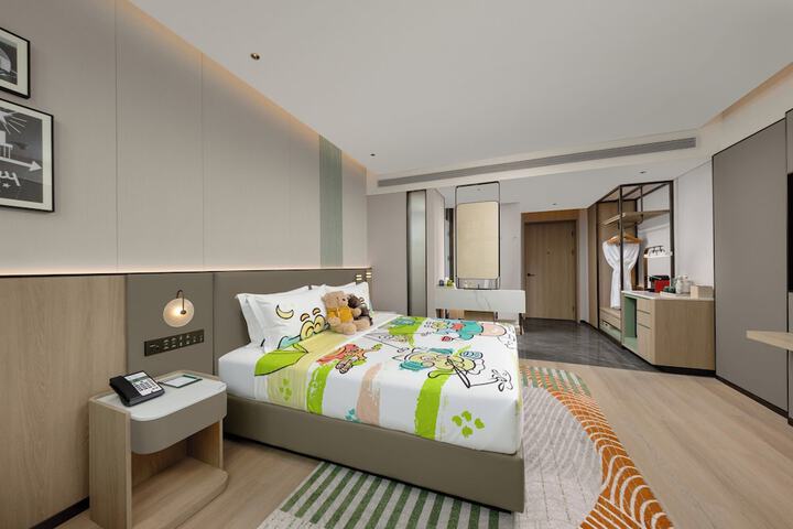 Room 10 of 87