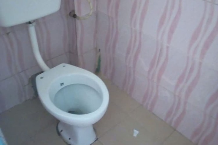 Room 11 of 18