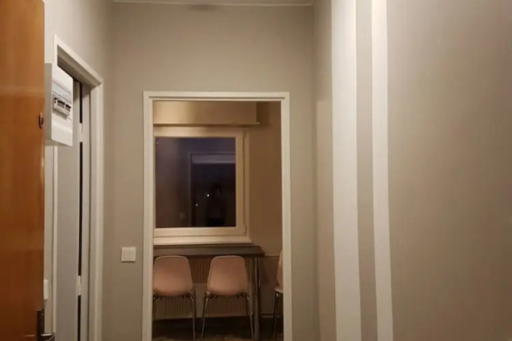 Room 2 of 6