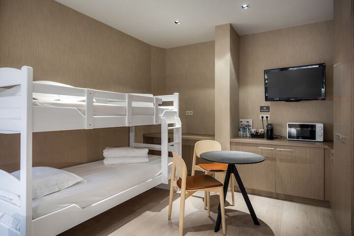 Room 17 of 44