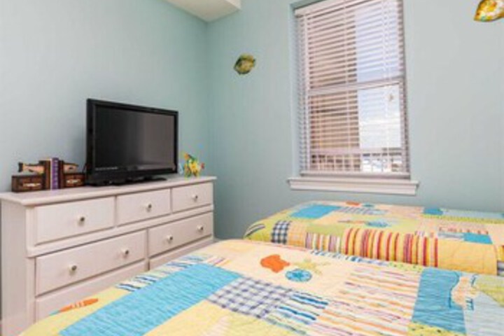 Room 132 of 155