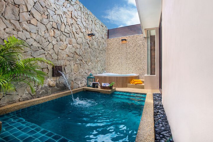 Pool Hotel