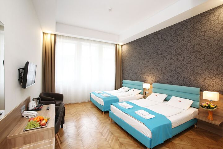 Room 93 of 139