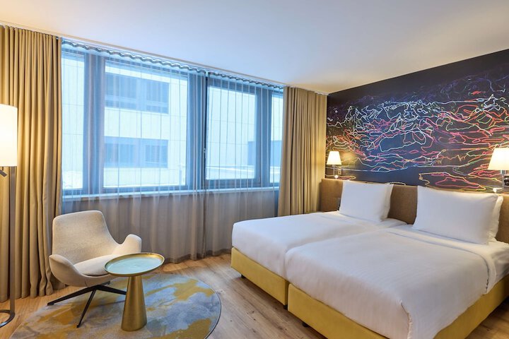Room 45 of 289