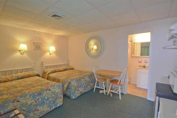 Room 6 of 34