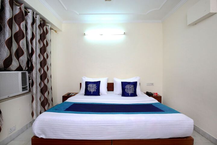 Room 6 of 17