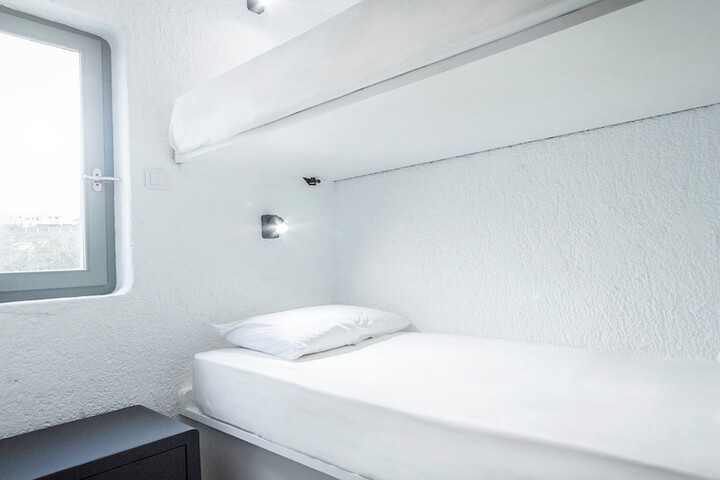 Room 2 of 21