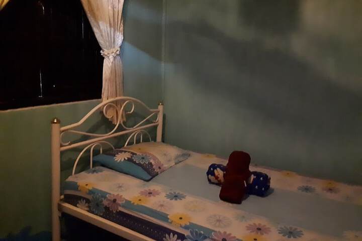 Room 7 of 14