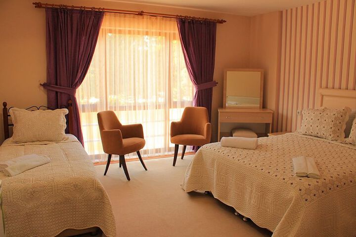 Room 11 of 29