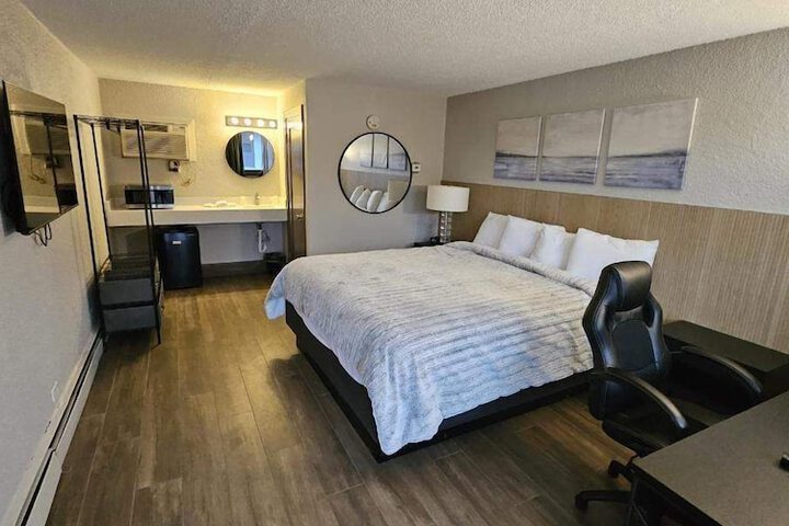 Room 2 of 14