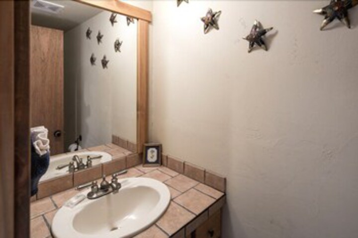 Room 5 of 33