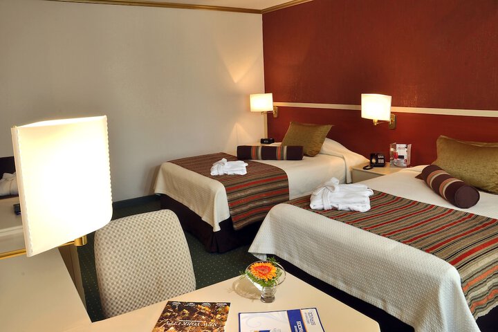 Room 12 of 66