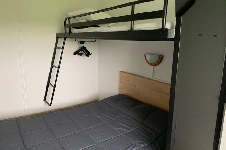 Room 17 of 37
