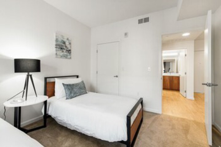 Room 83 of 93