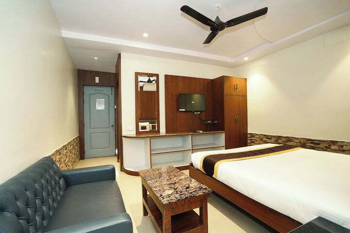 Room 26 of 80