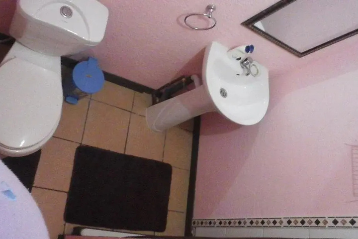 Room 8 of 9