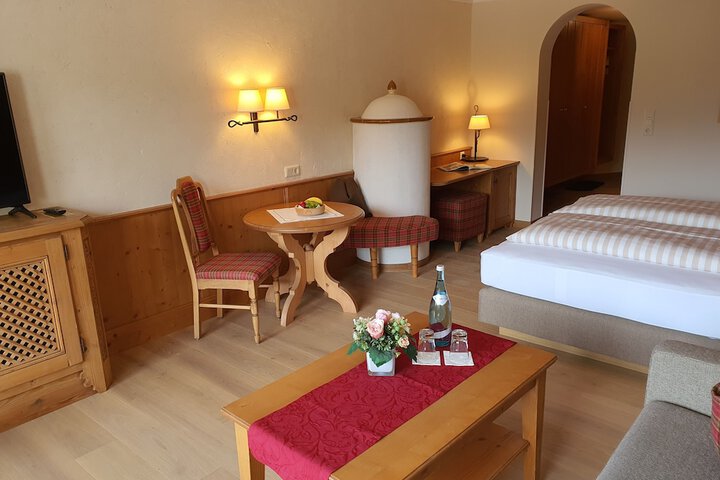 Room 4 of 35