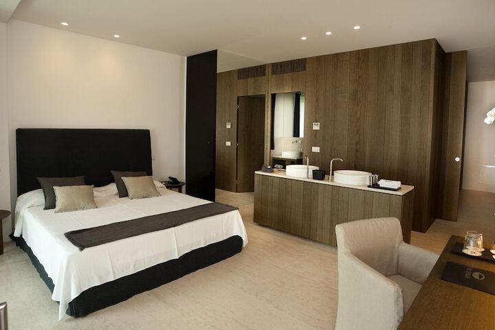 Room 28 of 78