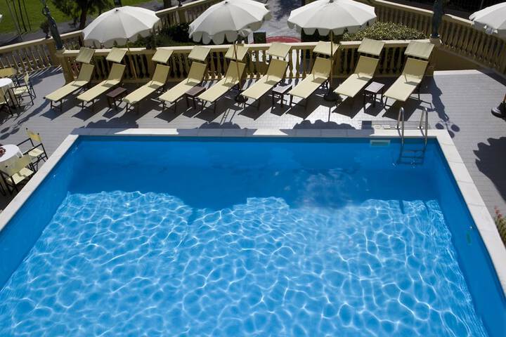 Pools & Facilities