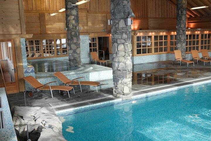 Hotel with Pool