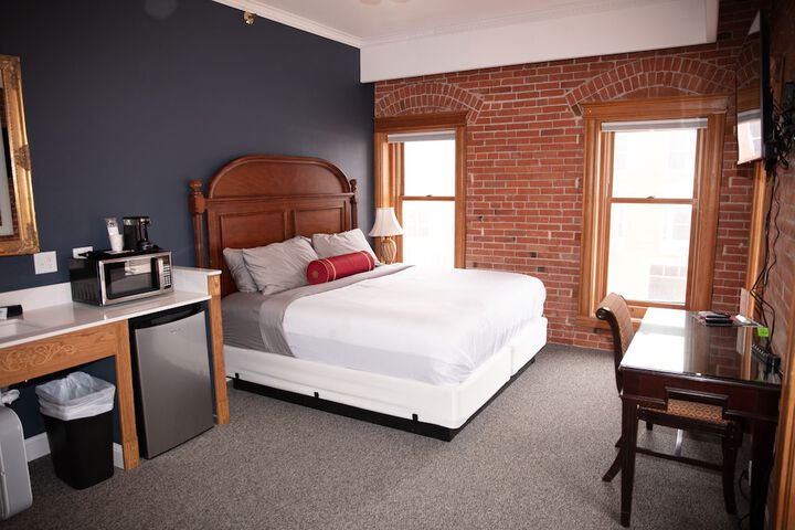Room 47 of 120