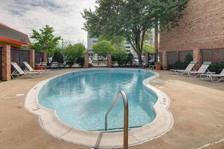 Pool 19 of 29
