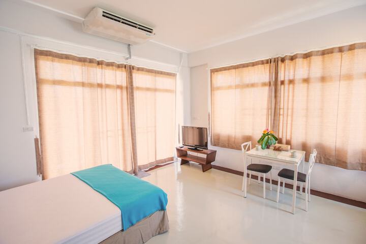Room 9 of 48