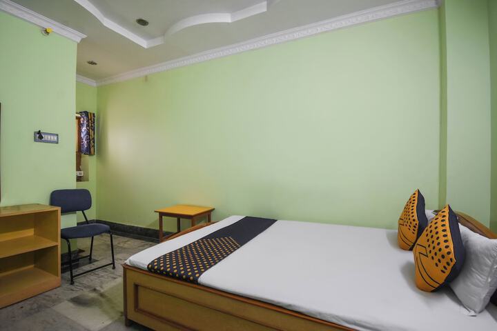 Room 7 of 10