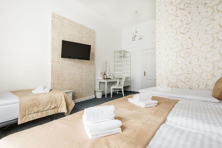 Room 3 of 55
