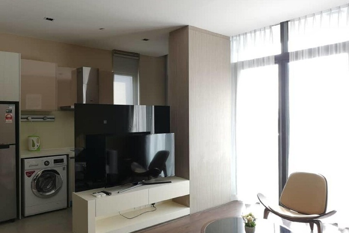 Room 3 of 18